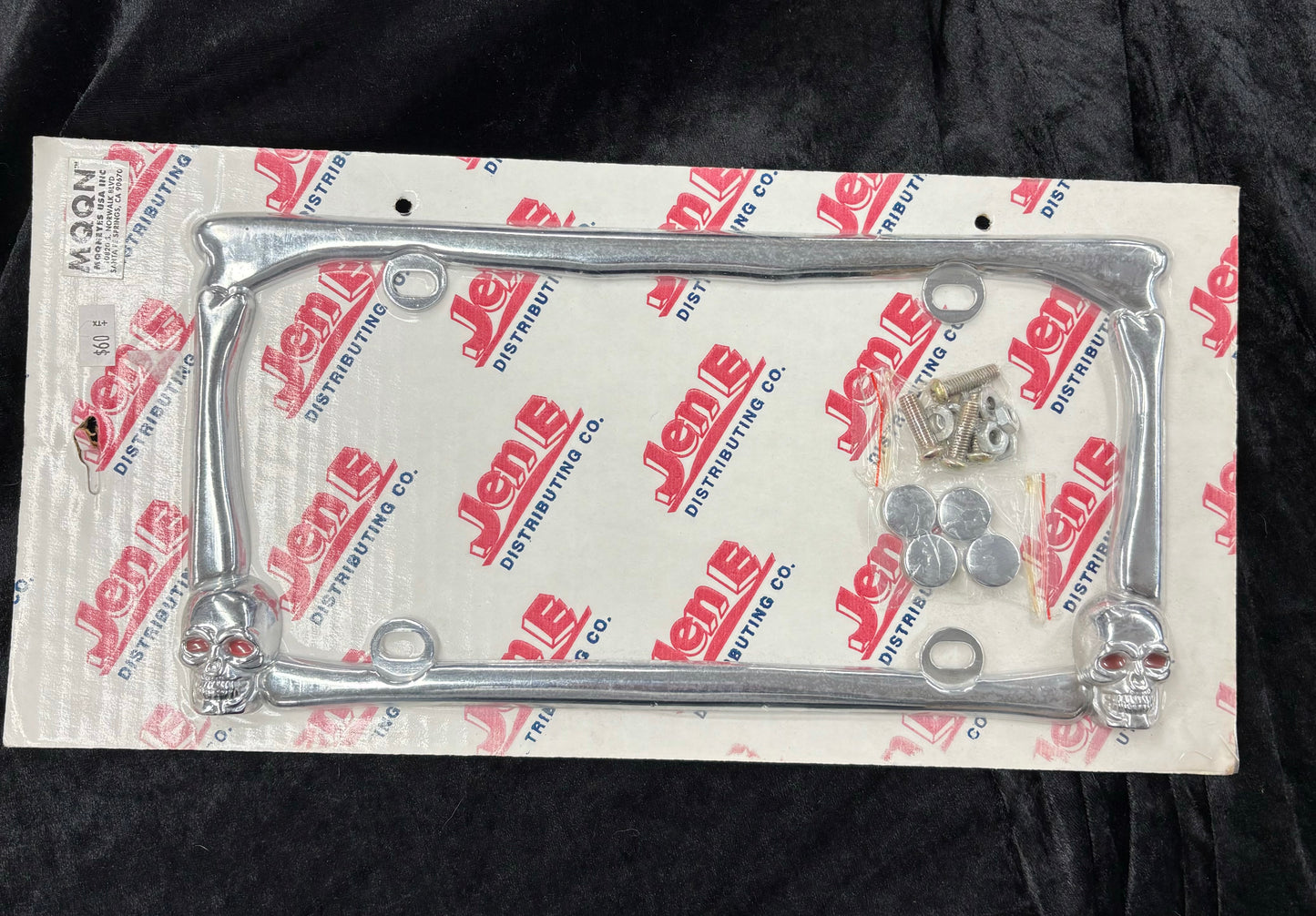 SKULL LICENSE PLATE FRAME