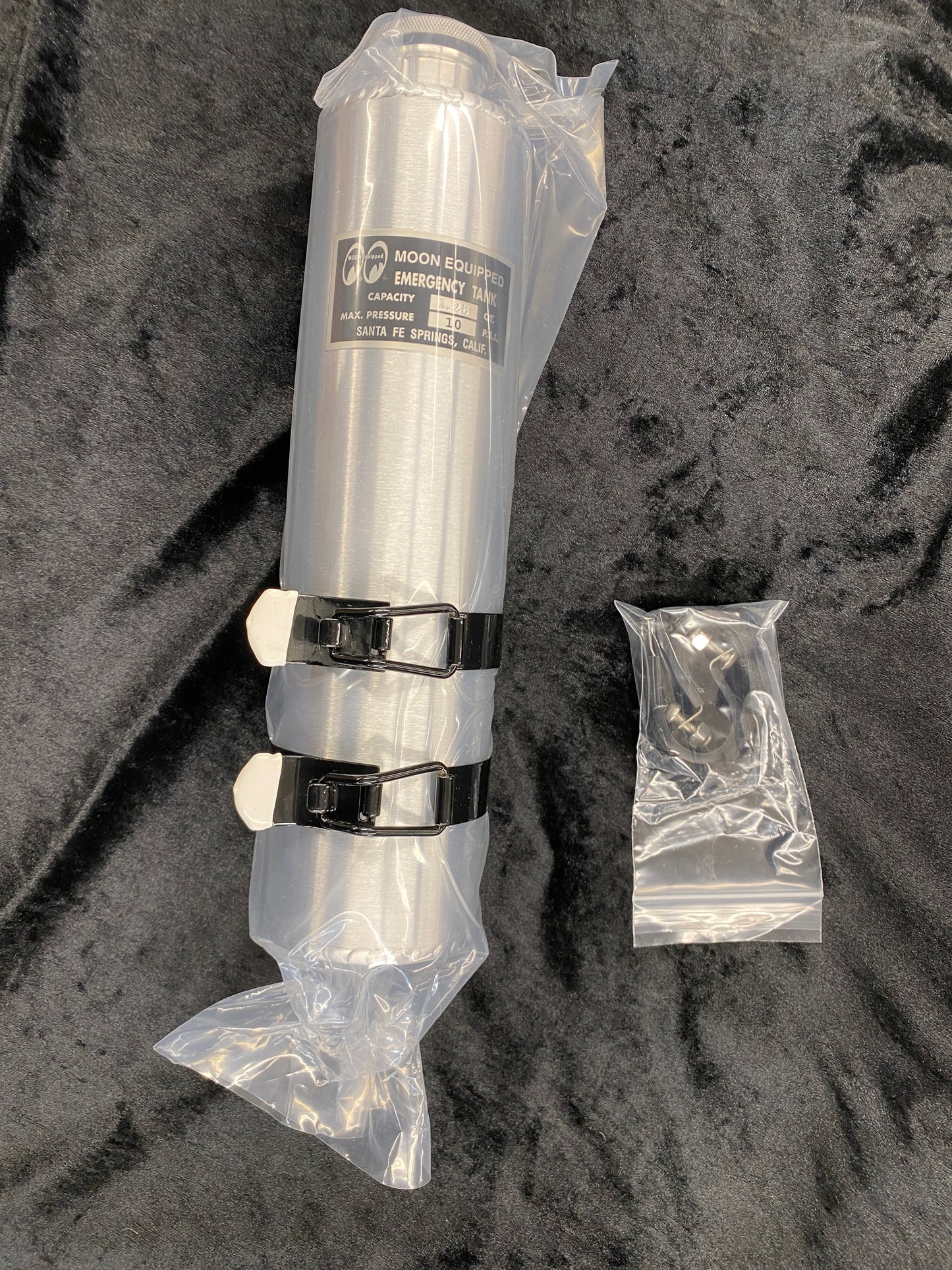 MOONEYES Original Emergency Tank (Polished)