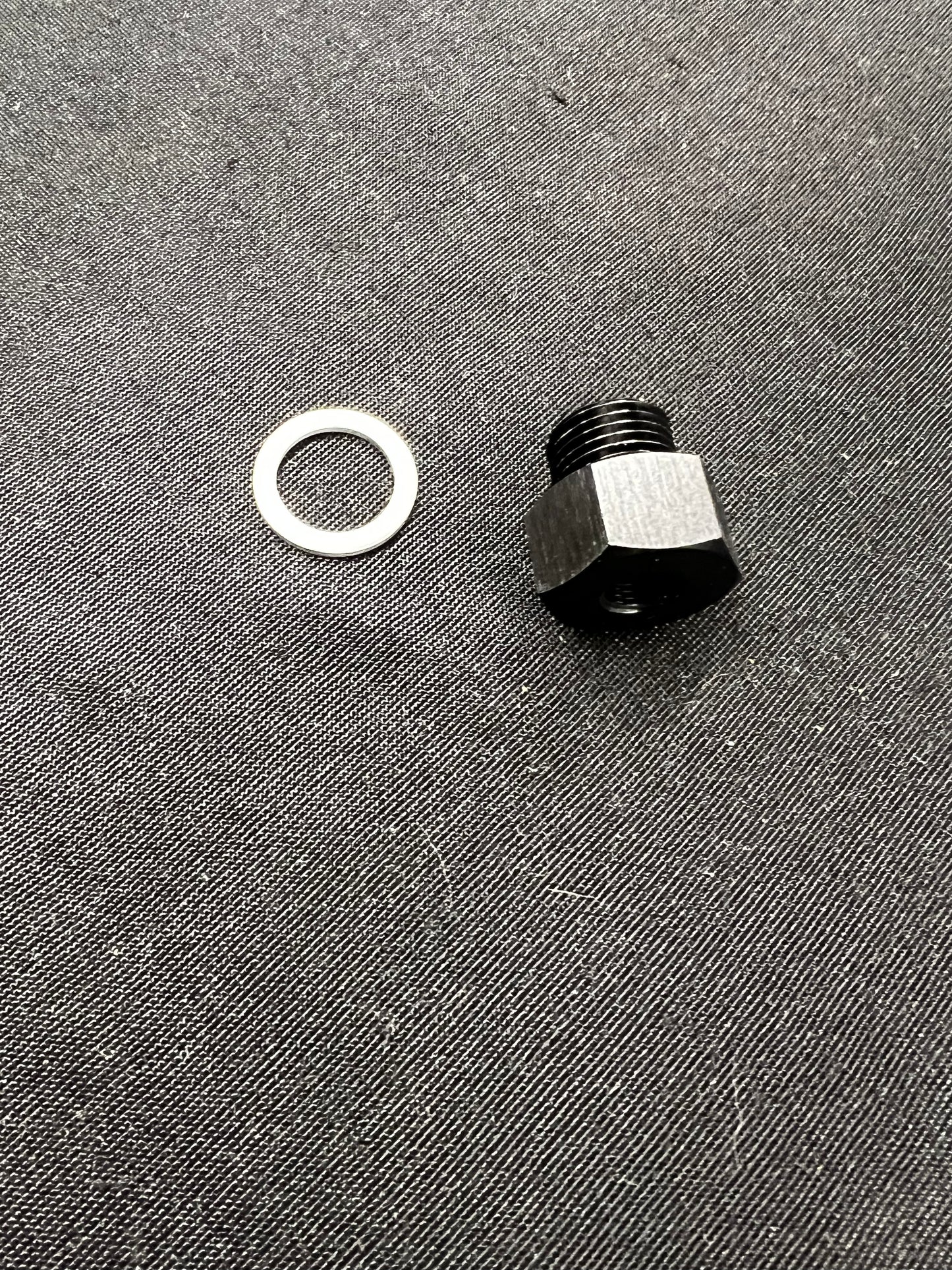 OIL PRESSURE SENDER ADAPTER FITTING. FITS LS LSX CHEVROLET.