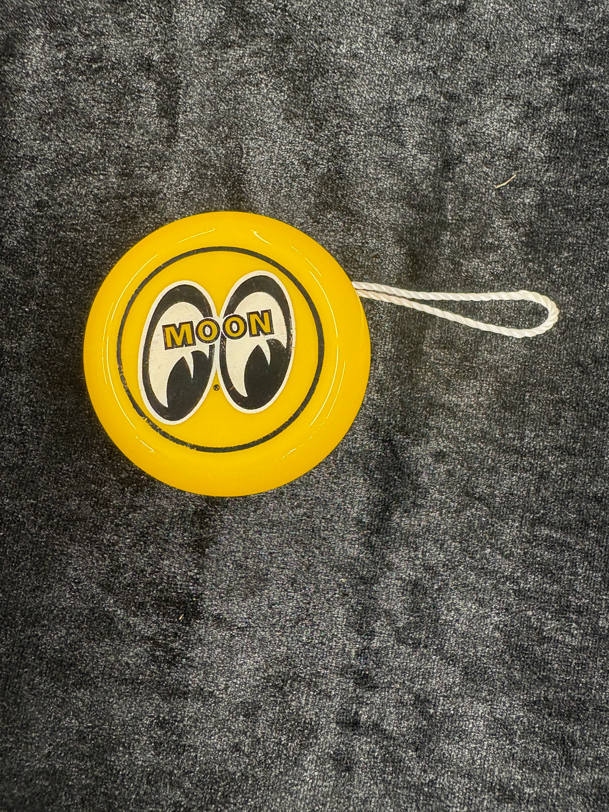 MOON Yo-yo