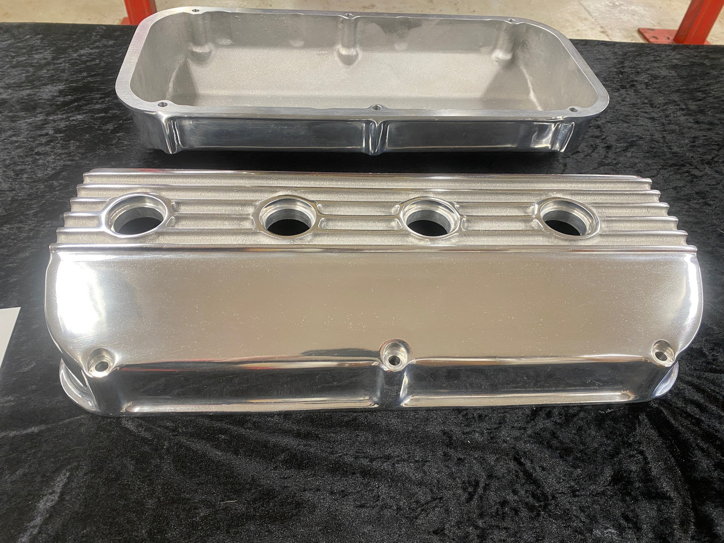 Chrysler HEMI 354 392 Valve Covers - Polished