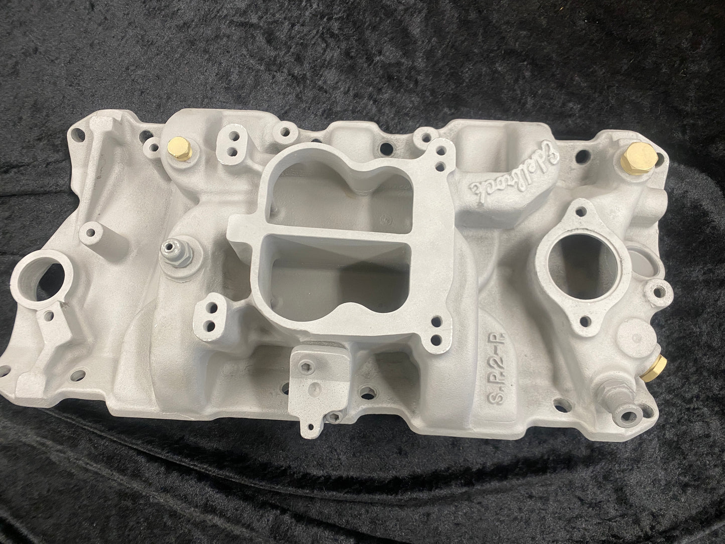 Edelbrock S.P.2-P small block chev intake manifold
