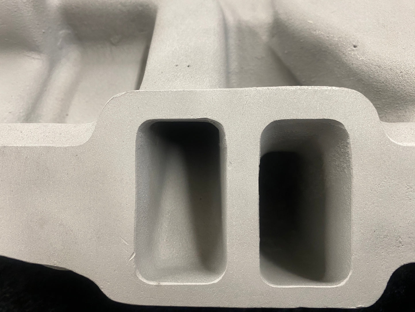 Edelbrock S.P.2-P small block chev intake manifold
