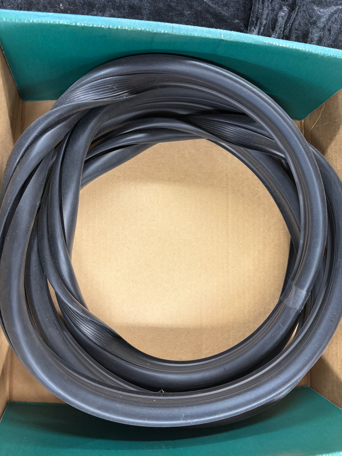 Precision WCR 394 GM Windshield weatherstrip seal