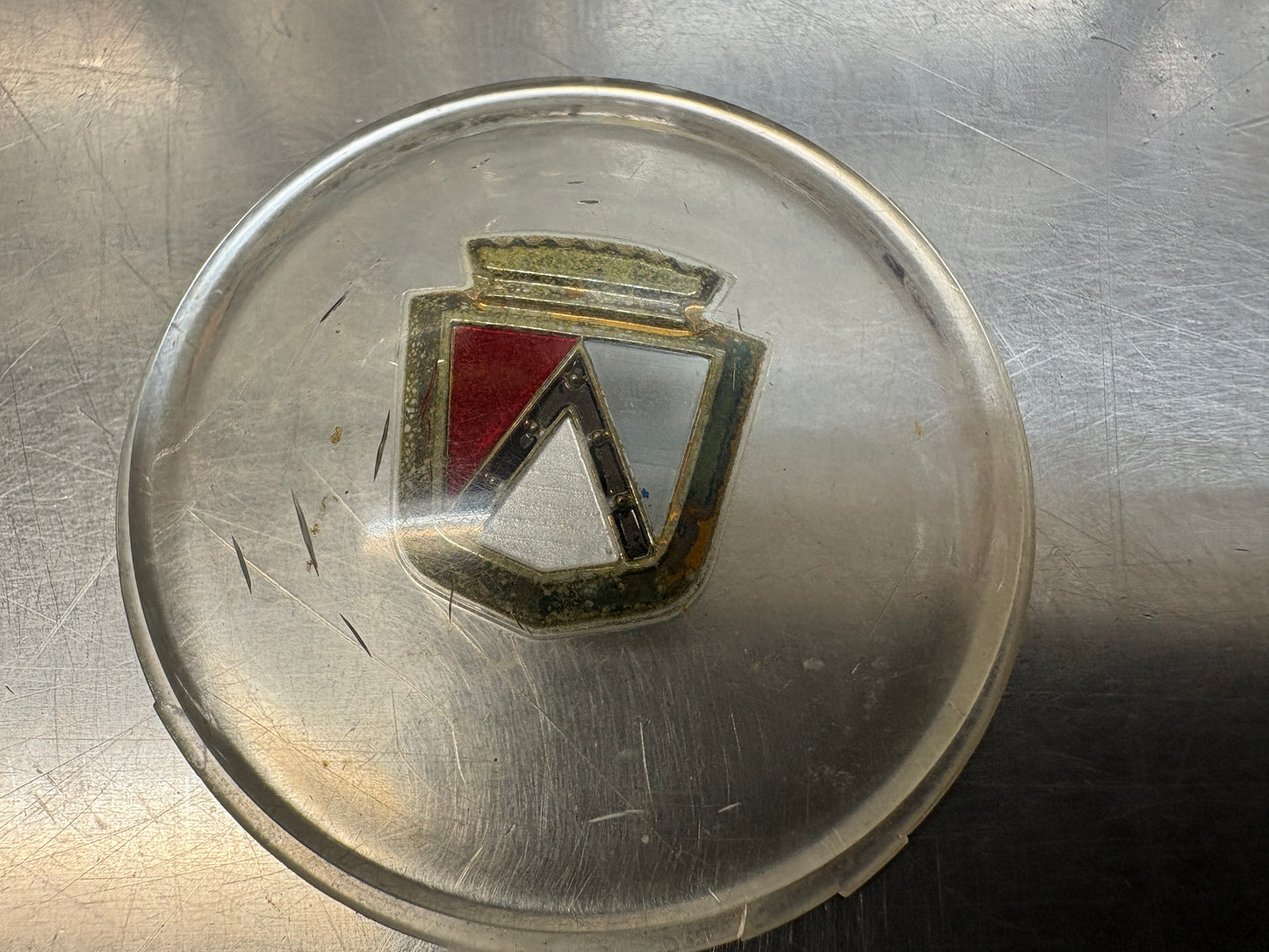 56/57 FORD HORN RING CENTER EMBLEM/MEDALLION