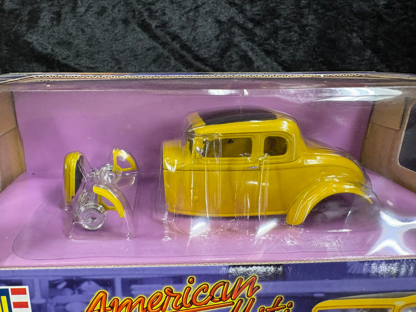 Revell American Graffiti '32 Ford 5-Window Deuce Coupe  in 1:25 scale