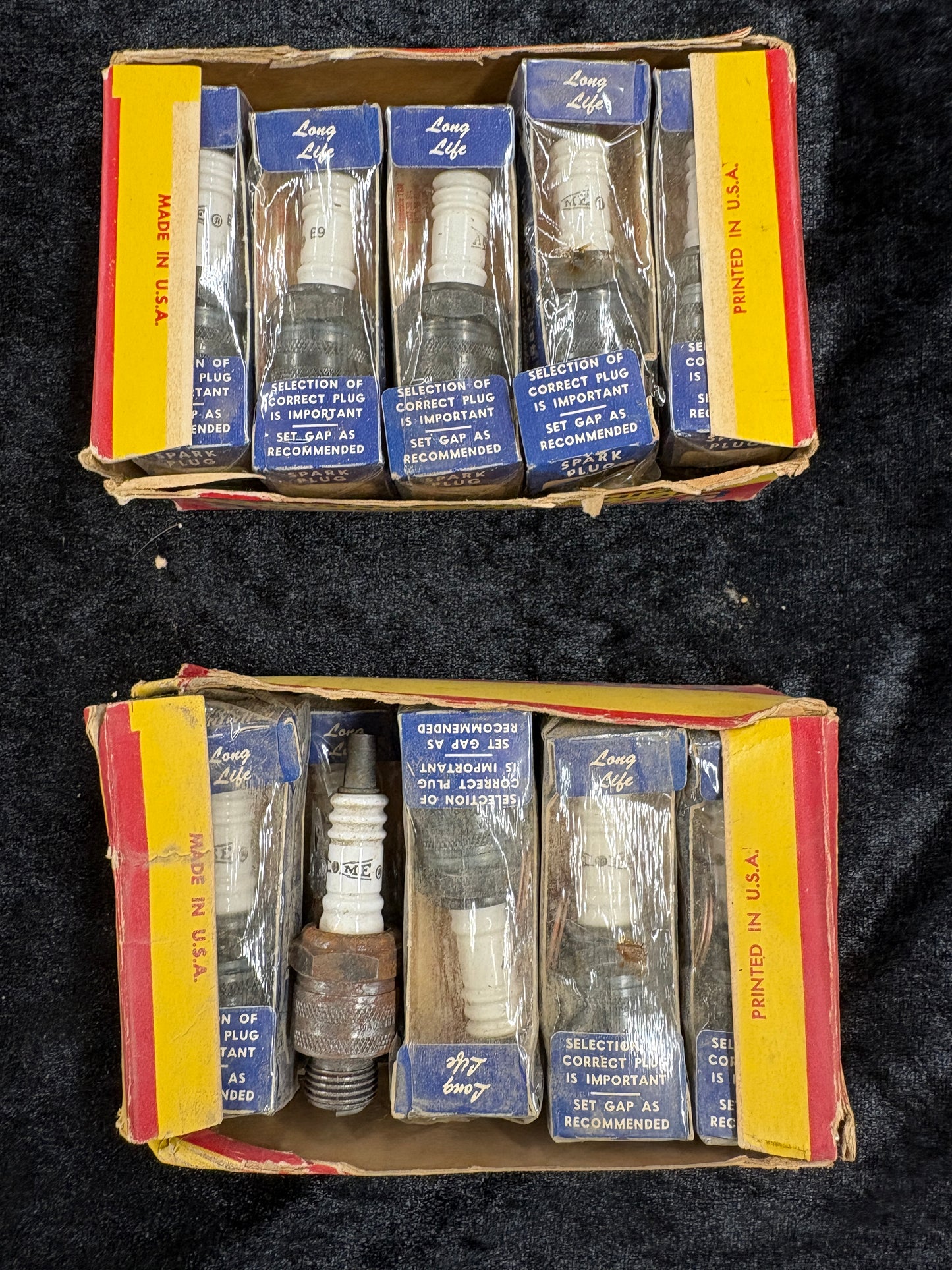 VINTAGE NOS ACME F9 SPARK PLUGS