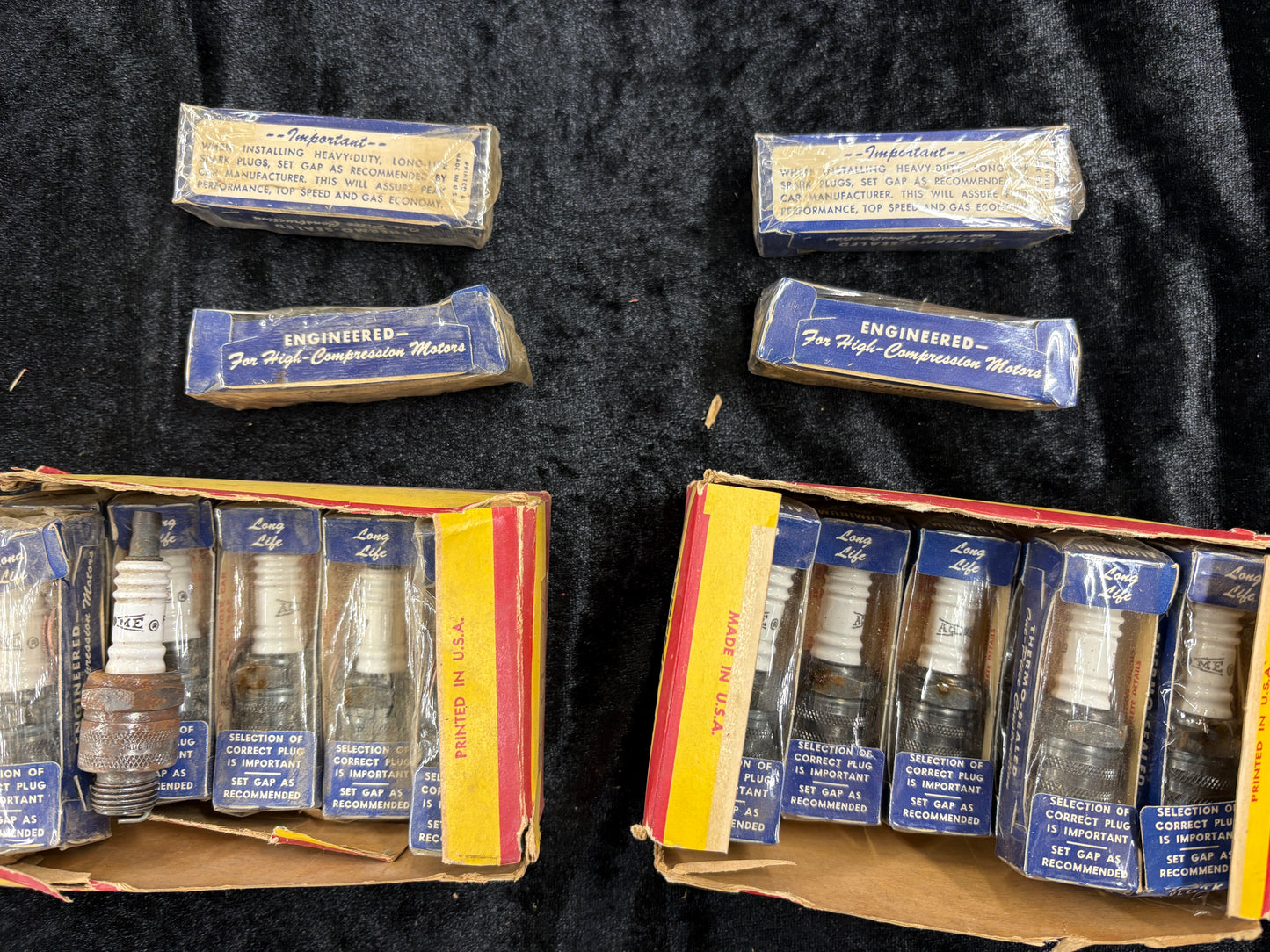 VINTAGE NOS ACME F9 SPARK PLUGS