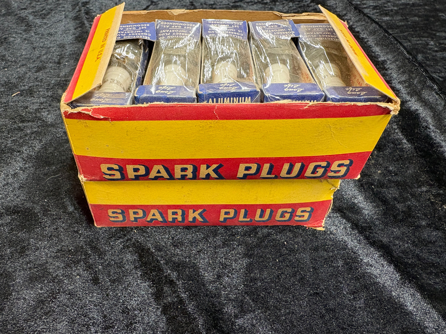 VINTAGE NOS ACME F9 SPARK PLUGS
