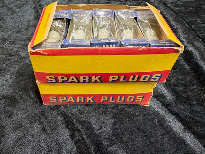 VINTAGE NOS ACME F9 SPARK PLUGS