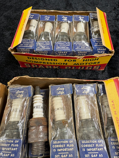 VINTAGE NOS ACME F9 SPARK PLUGS