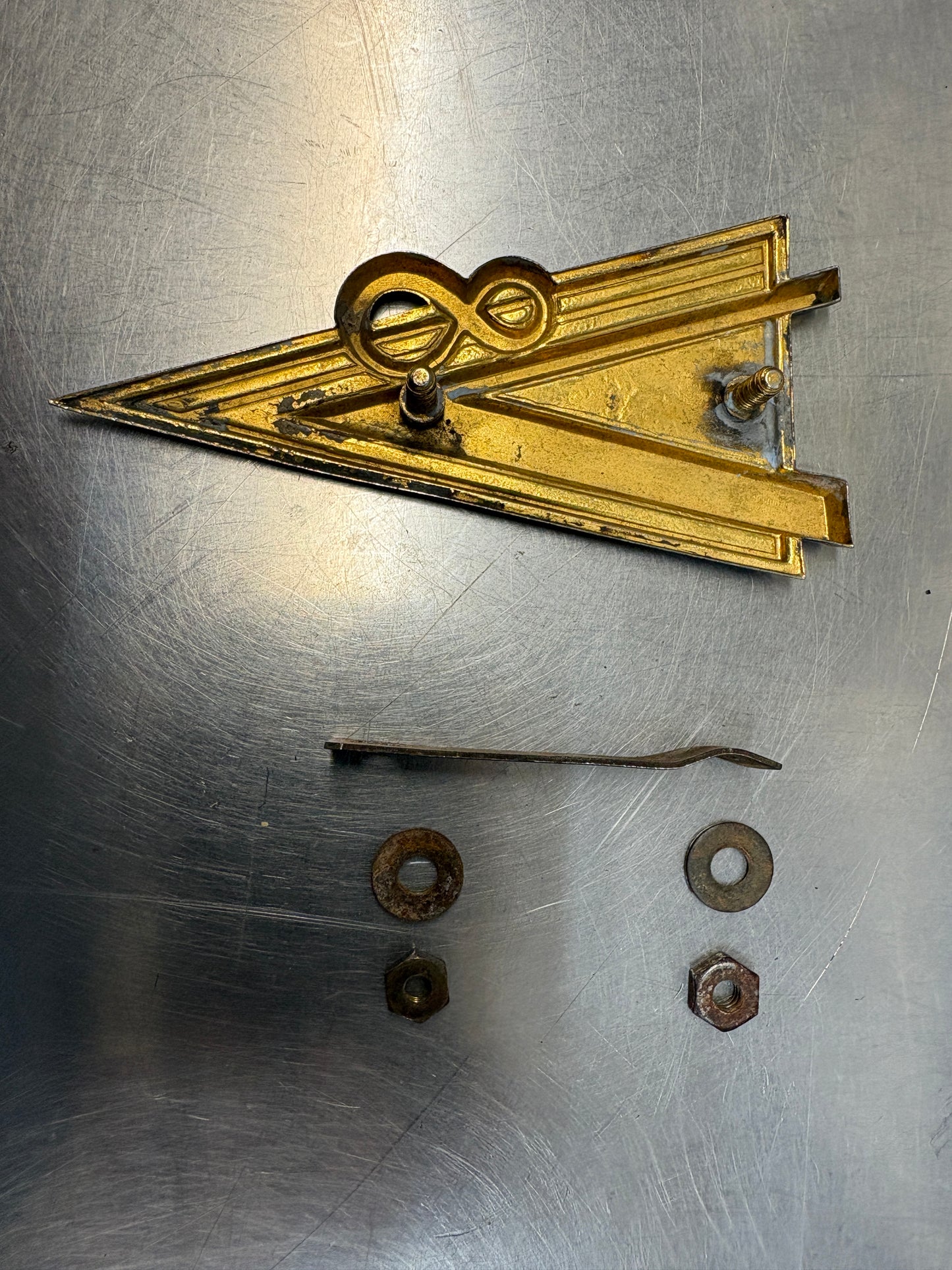 1934-1938 CADILLAC LASALLE V8 GRILLE TRUNK EMBLEM BADGE
